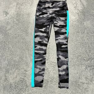 K Deer Leggings Womens Large Gray Camo Sneaker Length Ankle Pants Gym